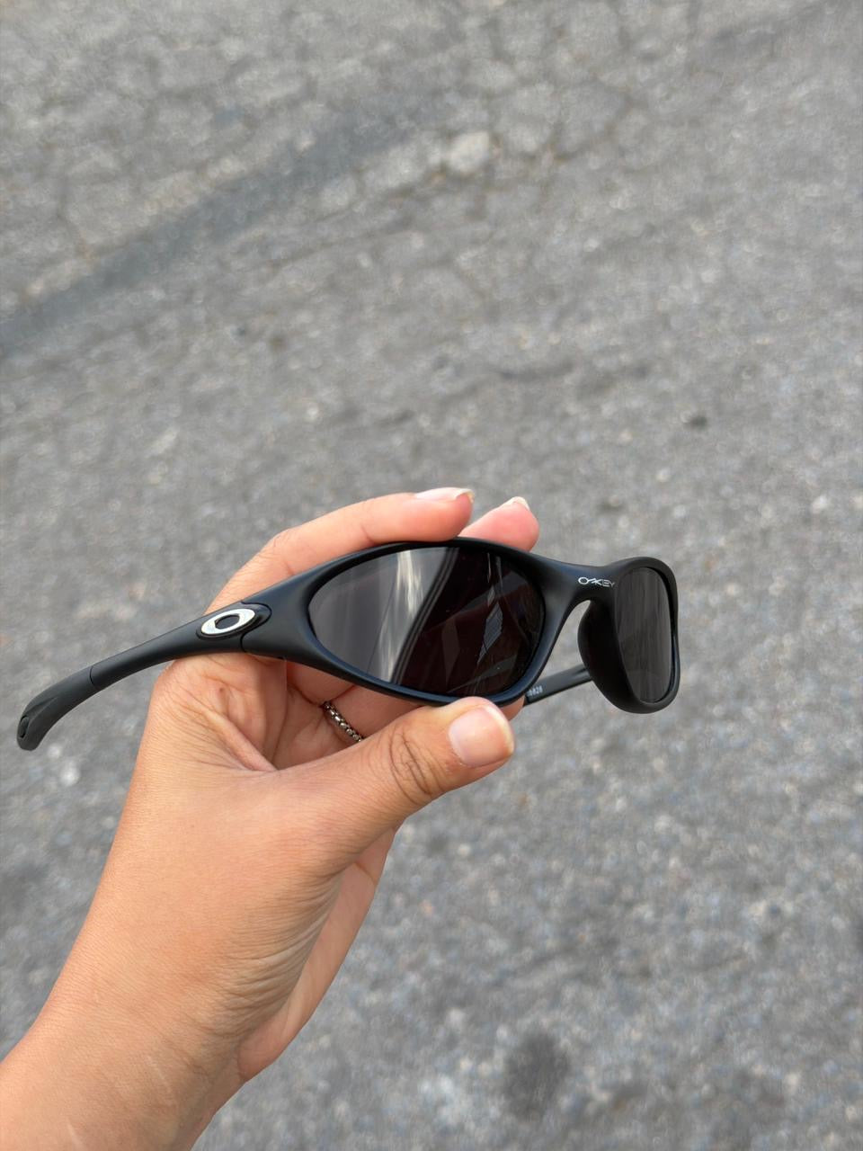 LUPA OAKLEY MINUTE
