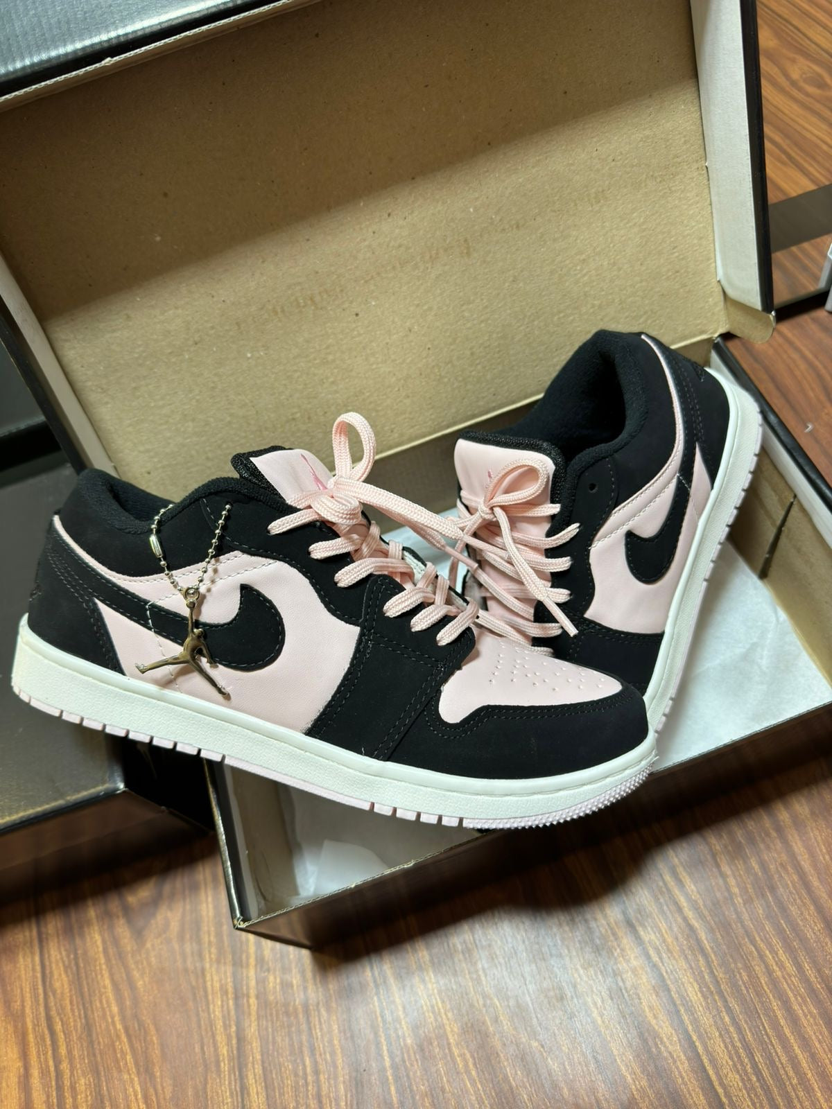 Nike Jordan Low Prime - Preto/Rosê