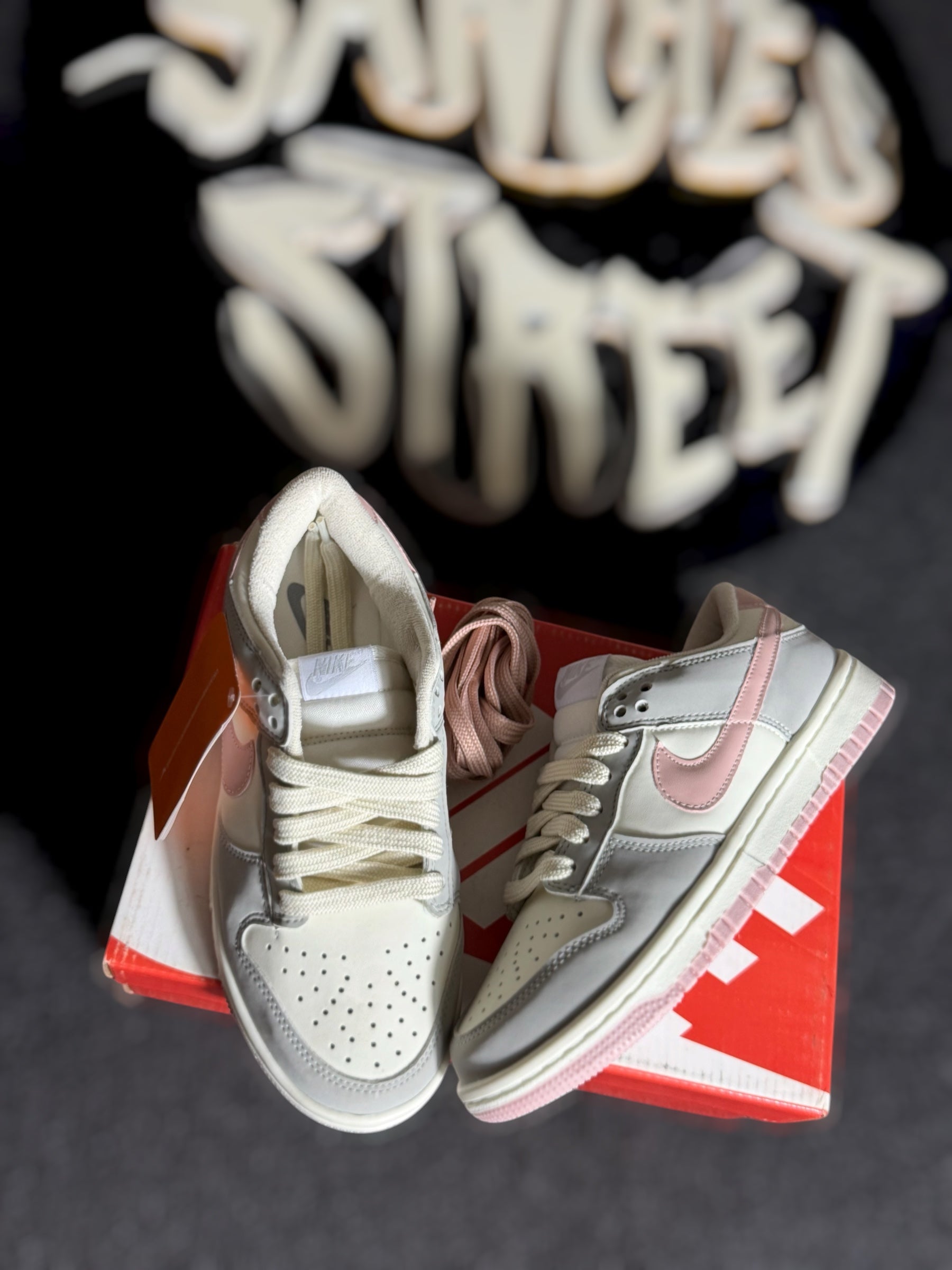 Dunk Low Flamingo