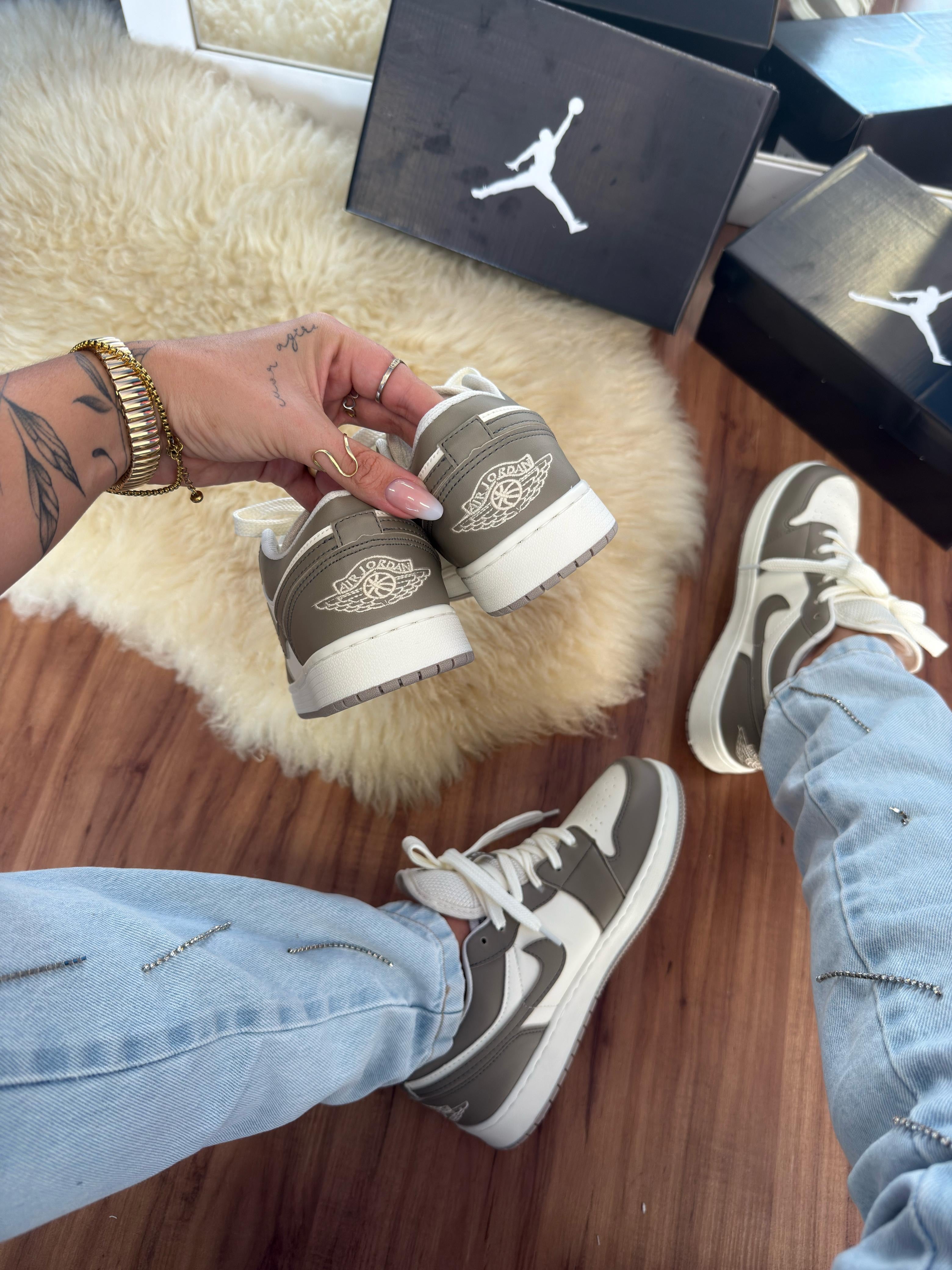 Nike Jordan Low Prime - Marfim