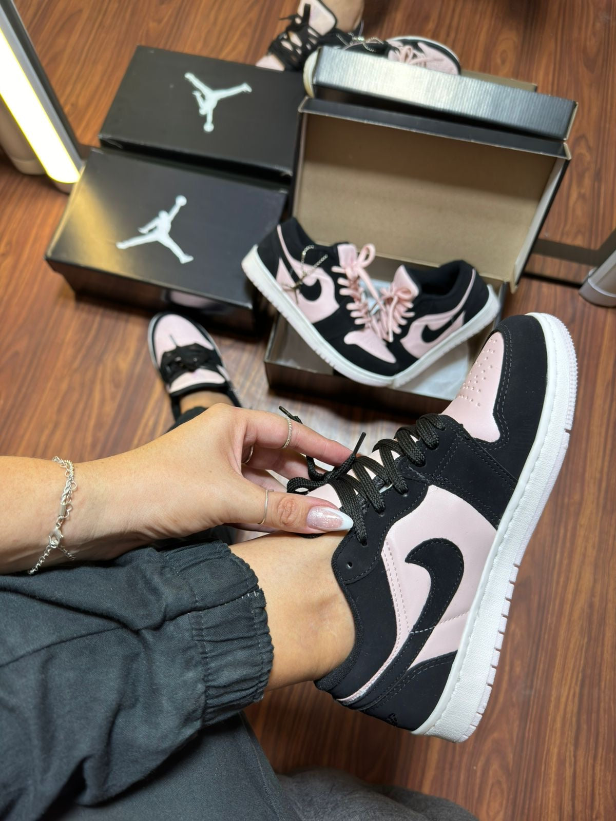 Nike Jordan Low Prime - Preto/Rosê