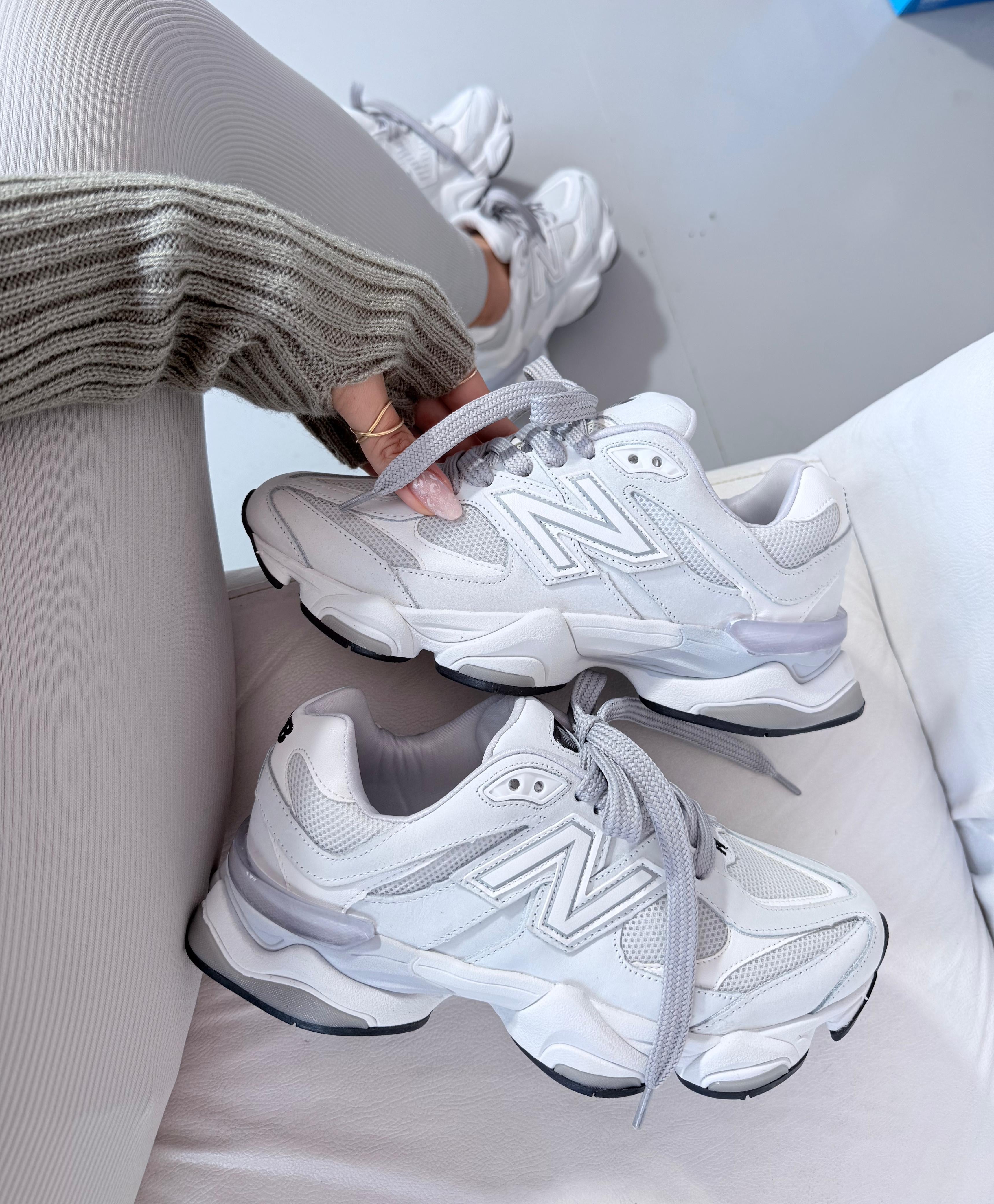 New Balance 9060 - Cinza