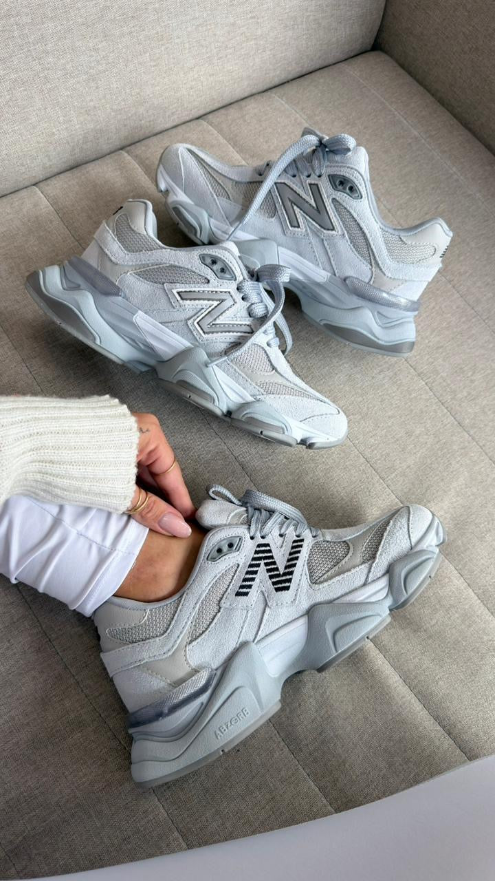 New Balance 9060 - Cinza gelo