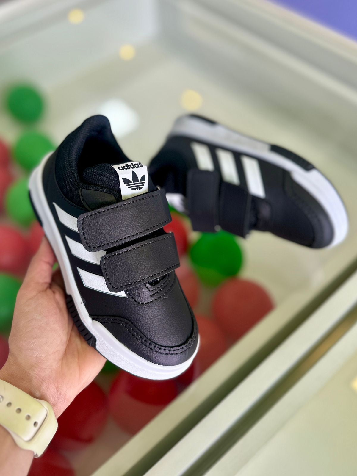 Adidas preto velcro - Infantil