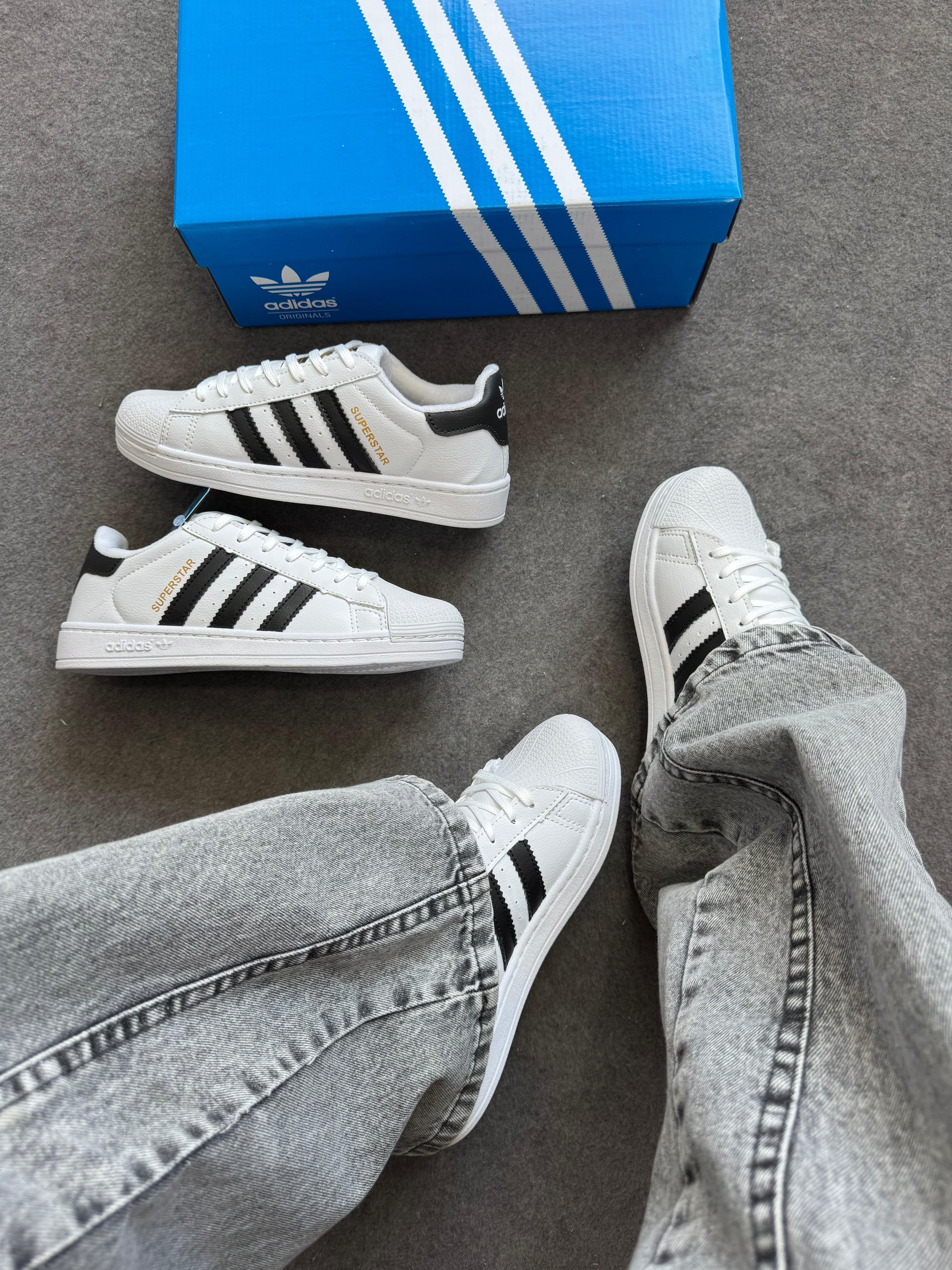 Adidas Superstar