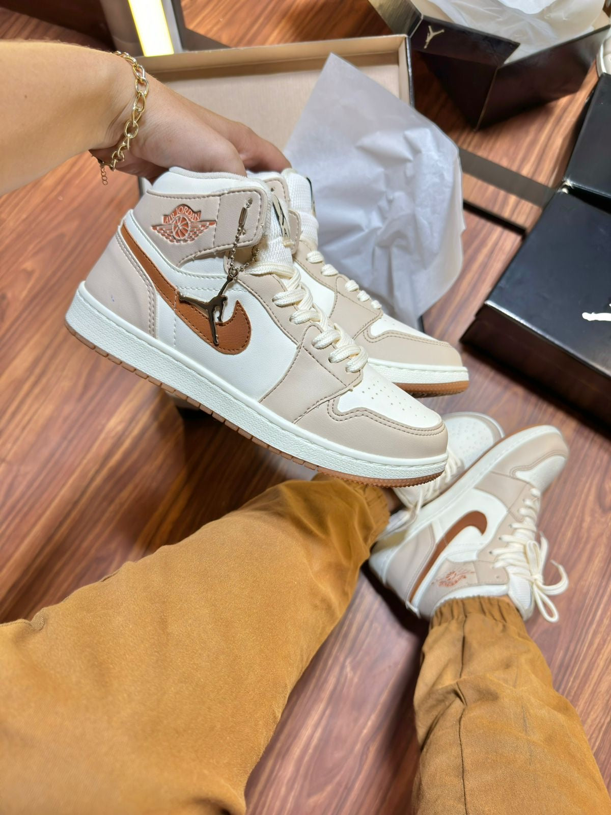 Nike Bota Jordan - Marfim/Caramelo