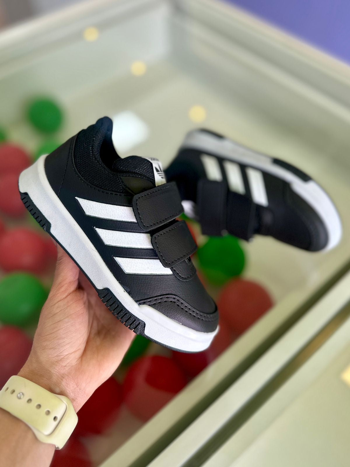 Adidas preto velcro - Infantil