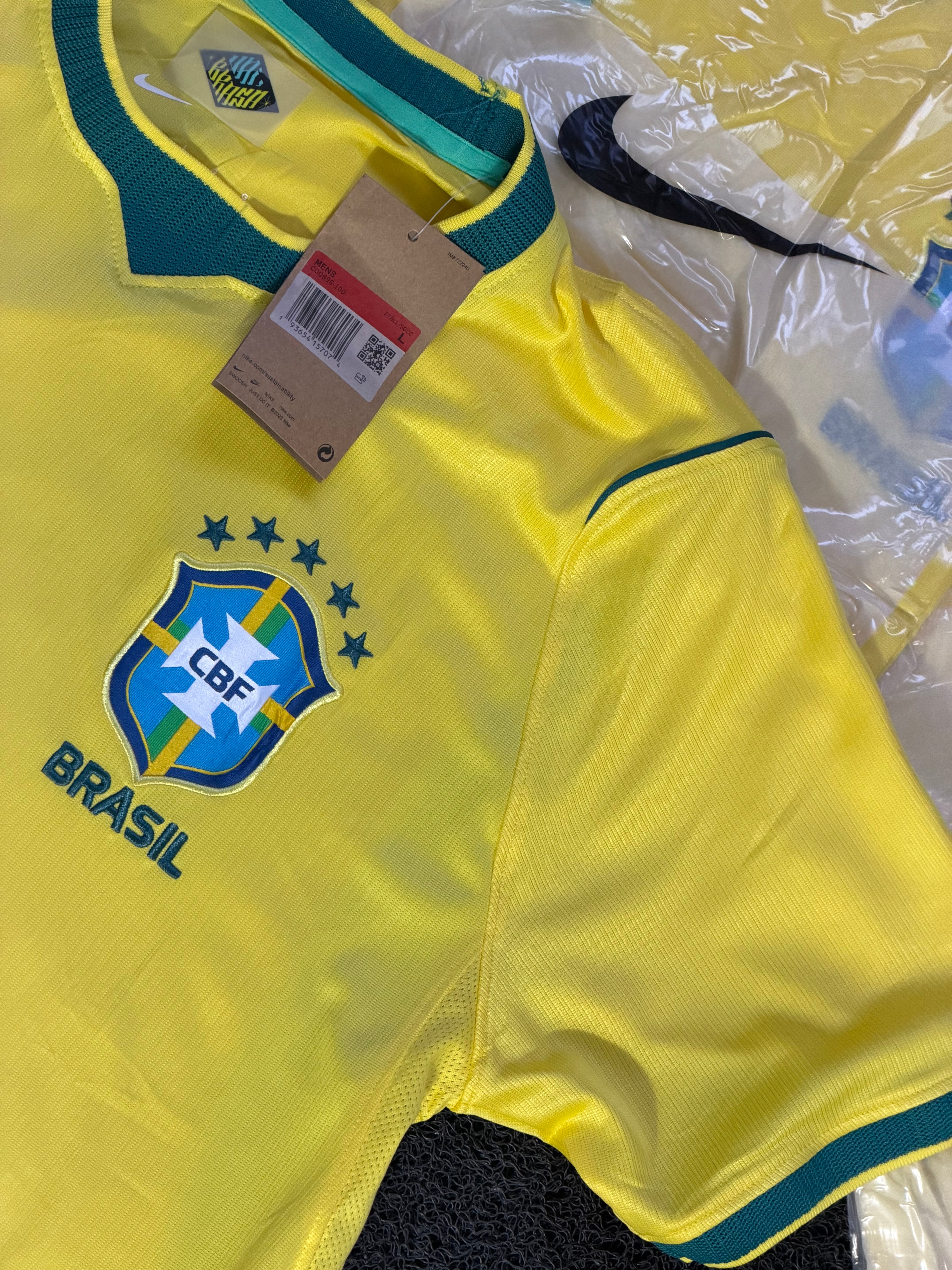 Camisa do Brasil Masculina Tailandesa (Torcedor) - 1.1